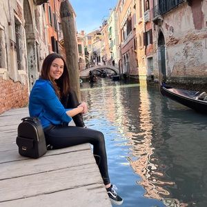 Meet your Posher, Kelly